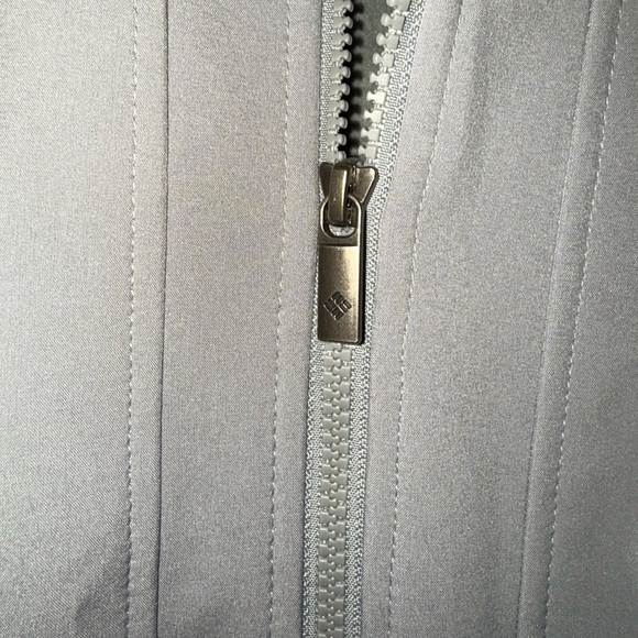 Columbia Soft Gray Fleece Ski/Snowboard/Hiking Waterproof Coat - Picture 9 of 15